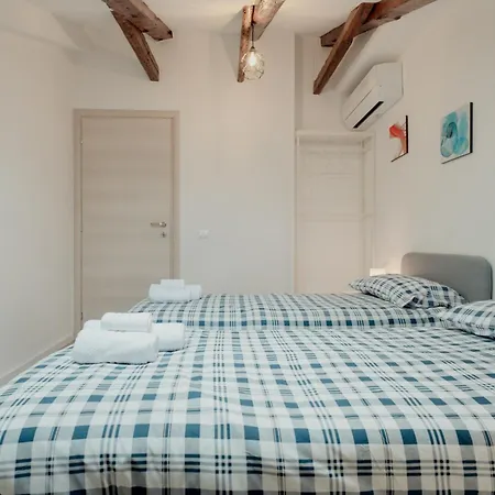Apartment La Bussola Bianca
