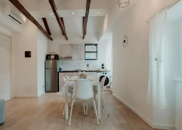 La Bussola Bianca Daire *